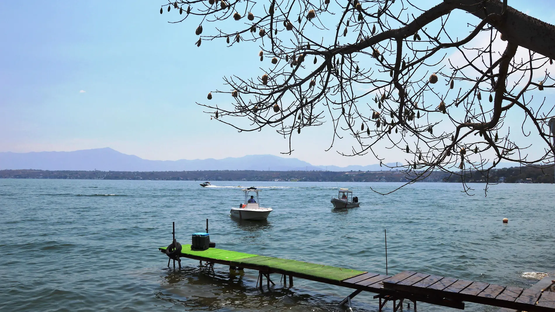 Aspectos del lago de Tequesquitengo, en Jojutla